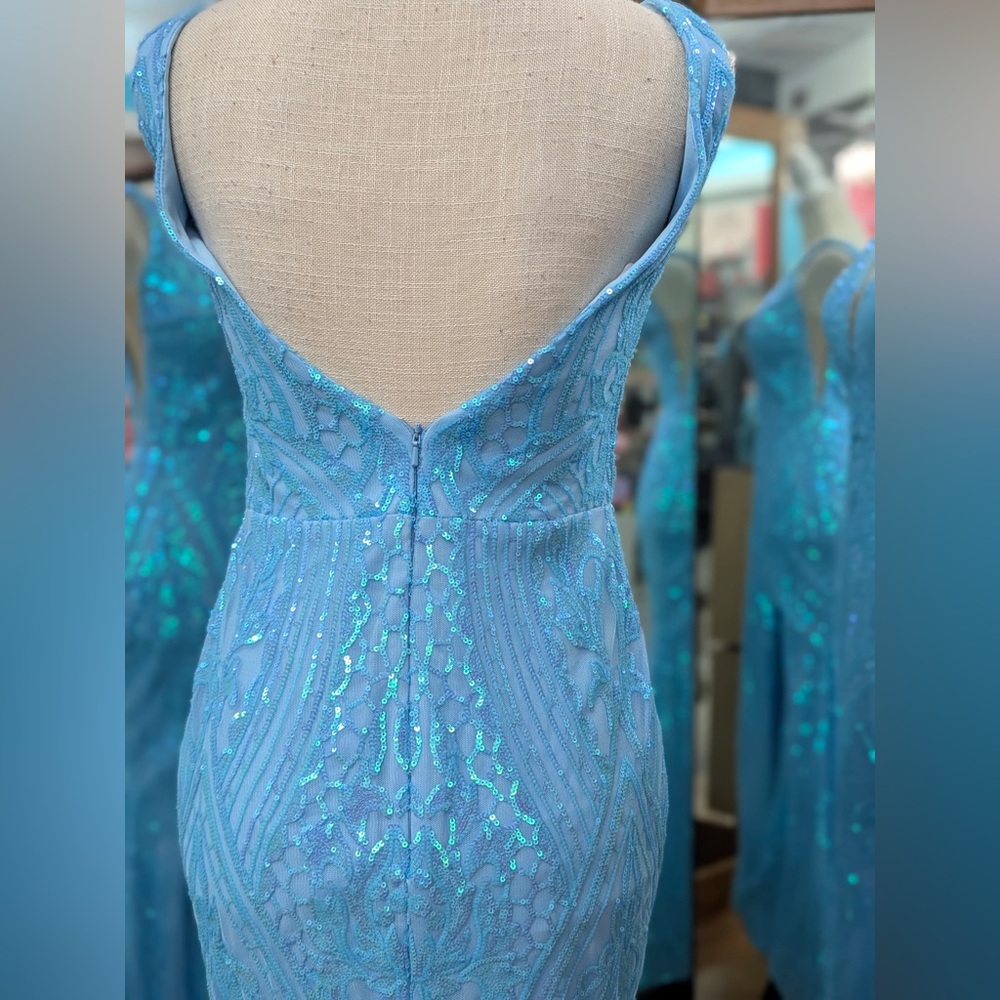 2Cute by J Michaels 20118 Blue Sequin Mermaid Prom Dress Plunge Neck Gown Size 8 - Picture 7 of 8